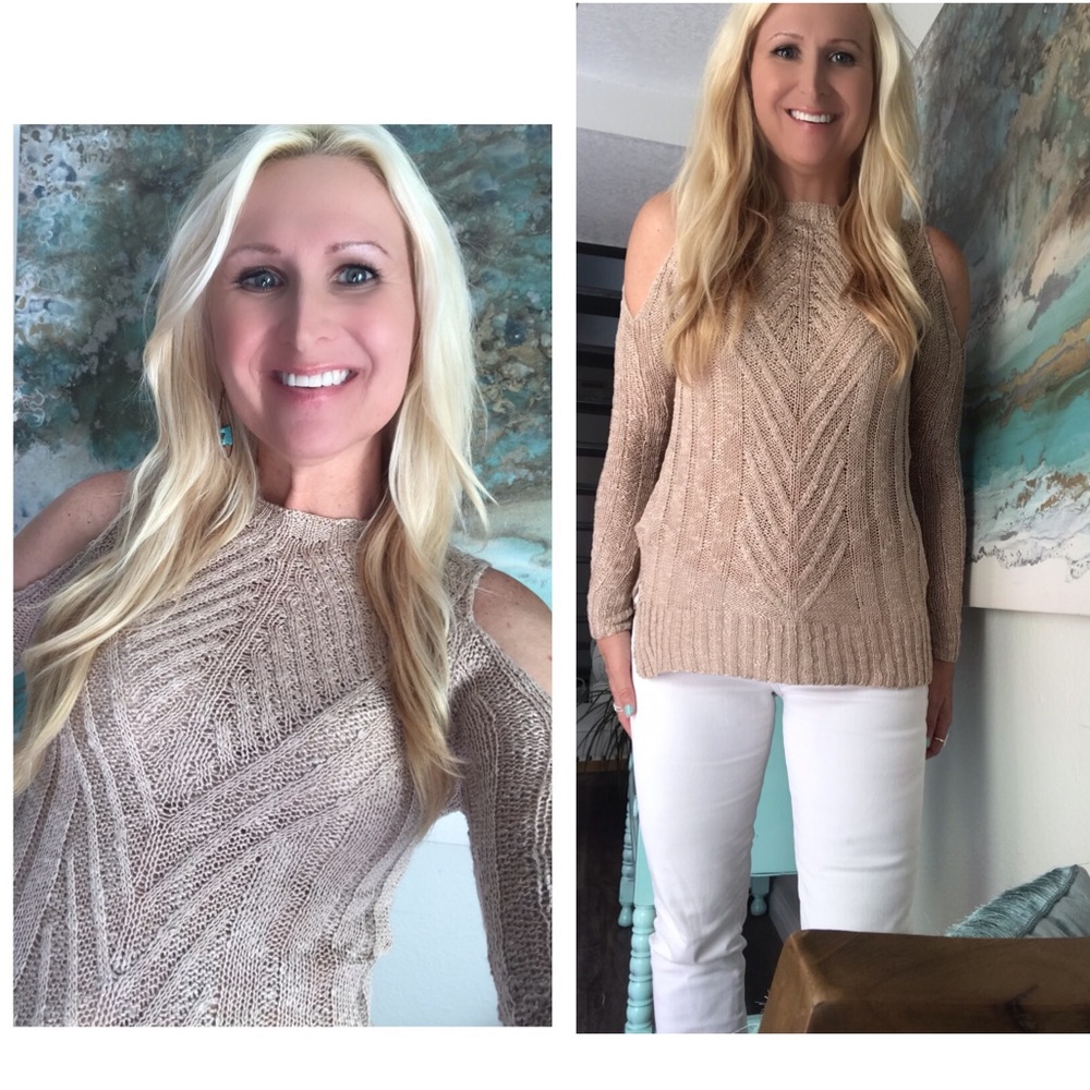 ☕️Open Shoulder Knit Top 🤩
